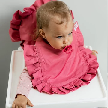 Fodros előke magenta színben