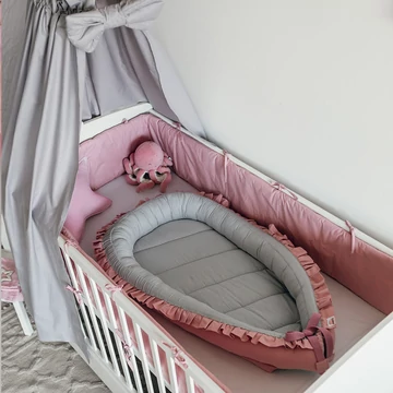 Fodros babafészek, old rose színben